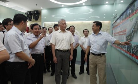 王志剛到國家輪胎工程中心指導(dǎo)工作