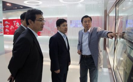 青島市委副書記王偉到軟控調(diào)研