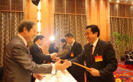 董事長(zhǎng)袁仲雪榮獲全國工商聯(lián)“科技創(chuàng)新企業(yè)家”獎(jiǎng)